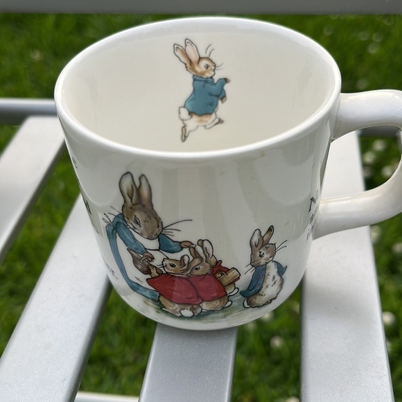 Wedgwood Peter Rabbit plate set - Picture 7 of 11